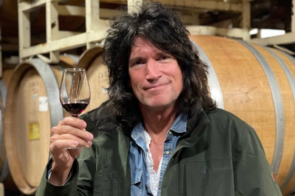 KISS Guitarist Tommy Thayer Gets Ready For Competition With Tool Frontman Maynard James Keenan - Rock Celebrities