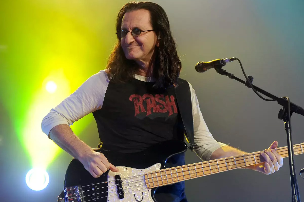 Rush's Geddy Lee Confirms His Appearance On The New Episode Of 'Murdoch  Mysteries' - Rock Celebrities