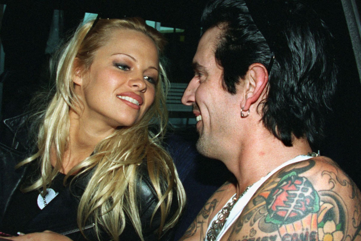 Pamela anderson bret michaels tape - 🧡 Who are Tommy Lee's ex-wives? 