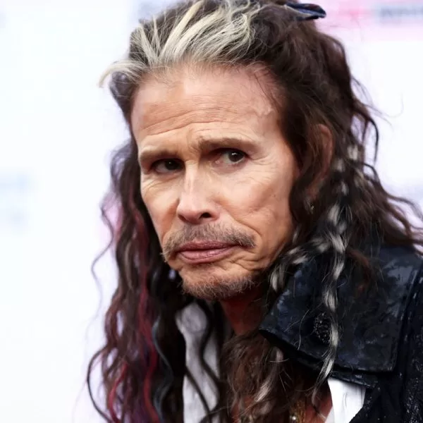 The Show Steven Tyler Deliberately Passed Out