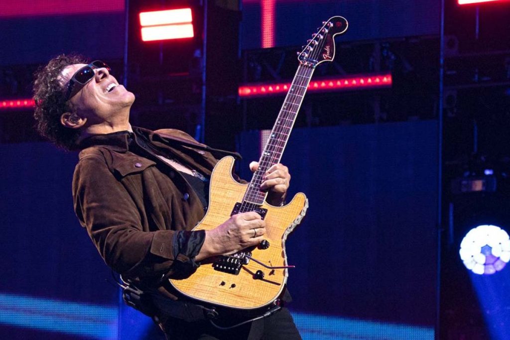 Journey's Neal Schon Names The Most Underrated 'Monster Guitarist'
