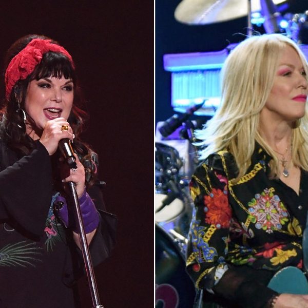 Nancy Wilson And Ann Wilson Work On A New Song