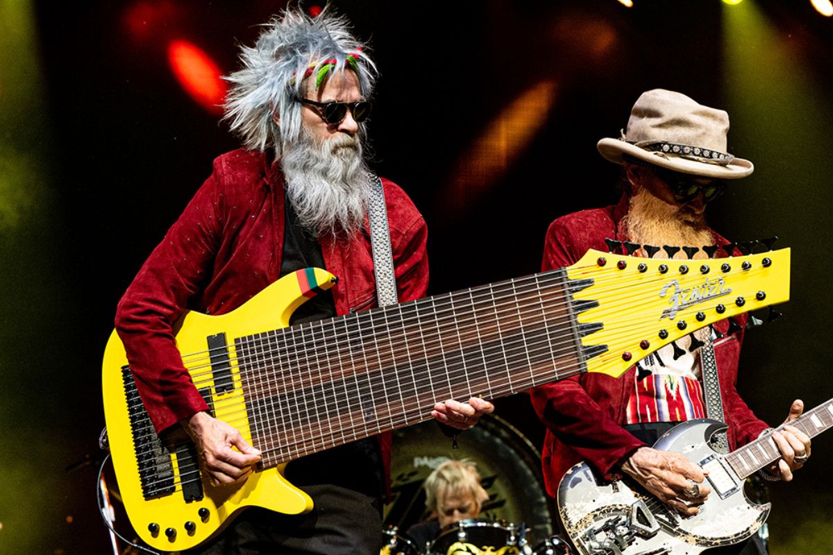 Elwood Francis Deeply Regrets Introducing The 17String Bass To ZZ Top