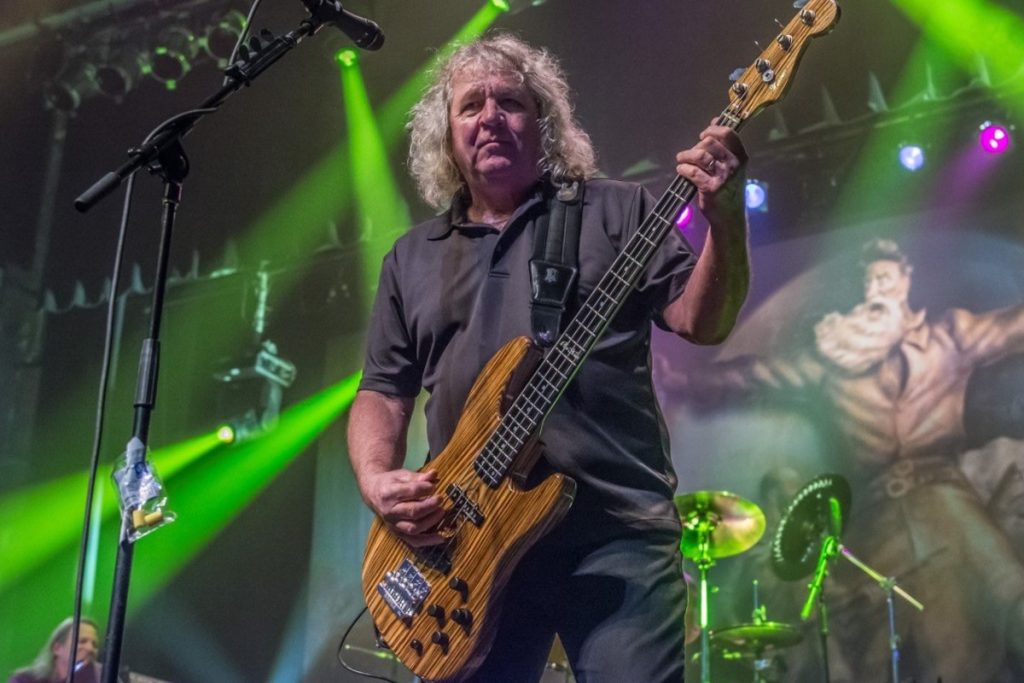 Billy Greer Leaves Kansas After 40 Years, Band Issues A Statement On ...